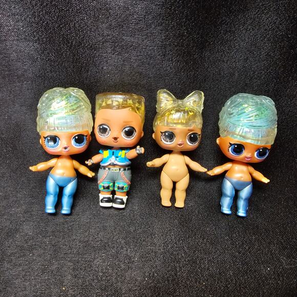 MGA Entertainment LOL Surprise Winter Disco Glitter Globe Girl & Boy Dolls - Picture 3 of 8